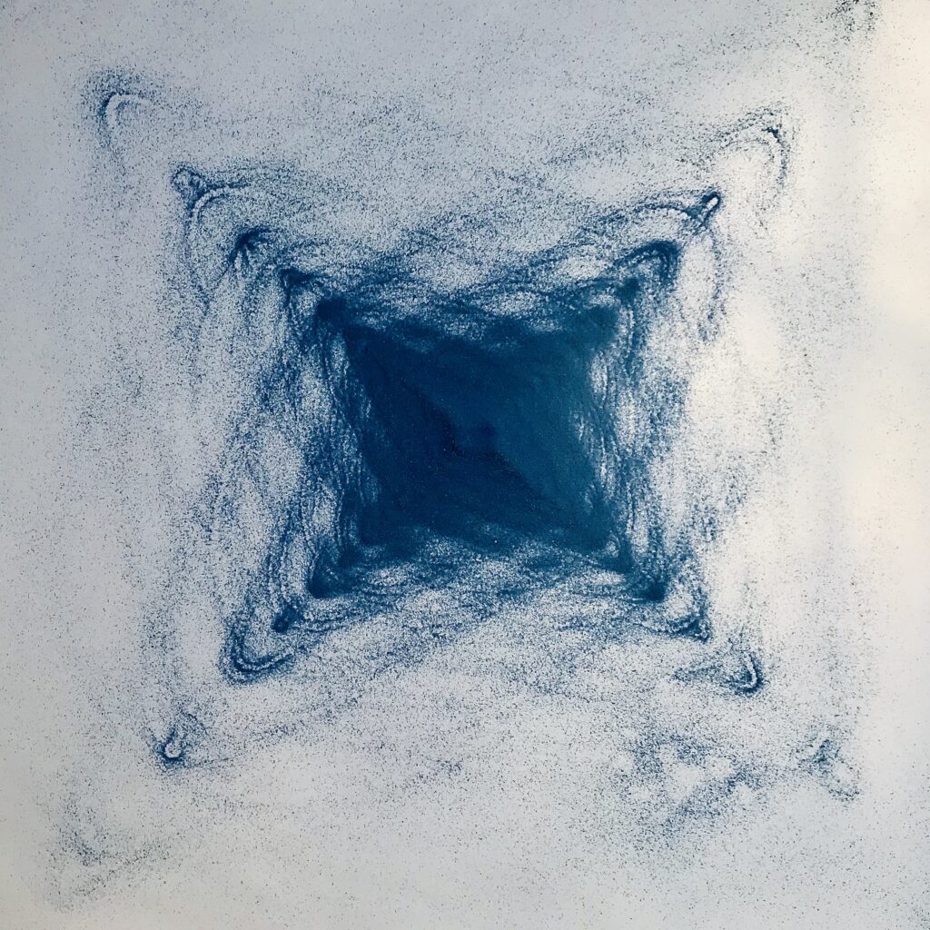 Abstrakcyjny rysunek w niebieskich odcieniach.